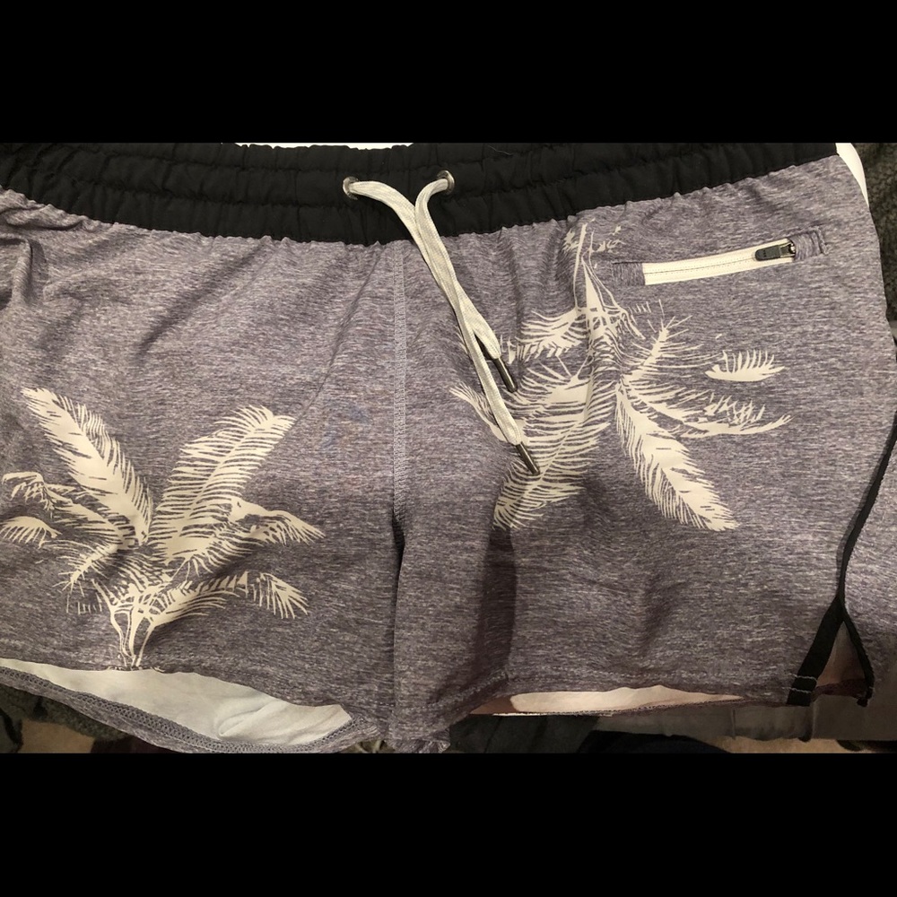 Vuori women's Clementine shorts size medium OFFERS WELCOME